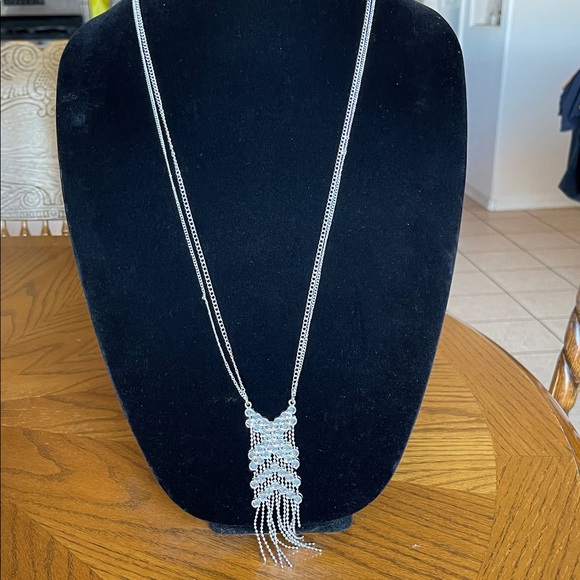 Lainey Wilson Jewelry - Chic Silver Tassel Necklace